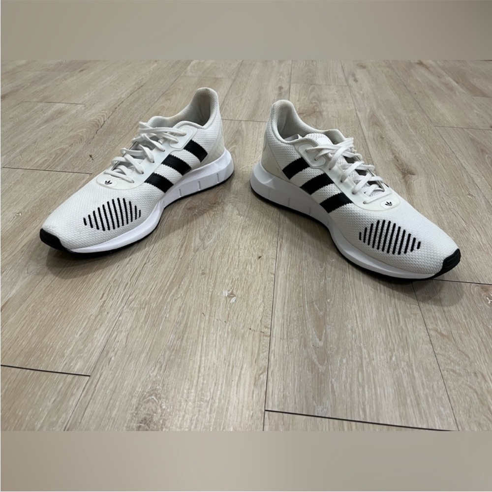 2 pairs of Adidas shoes. Mens size 12, excellent condition - Picture 5 of 8